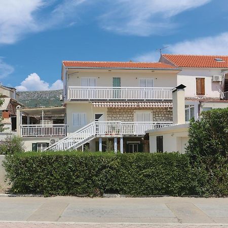 2 Bedroom Stunning Apartment In Kastel Kambelovac Kaštela エクステリア 写真