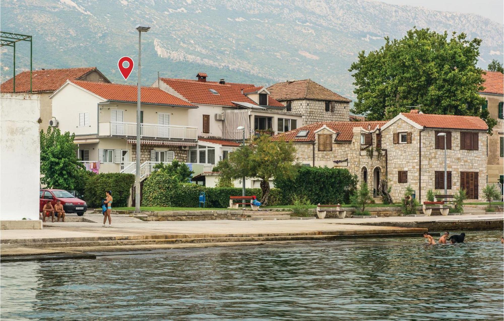 2 Bedroom Stunning Apartment In Kastel Kambelovac Kaštela エクステリア 写真